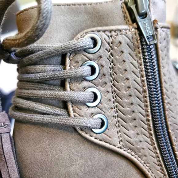 Roxy Devon Ankle Boots - Picture 4 of 6